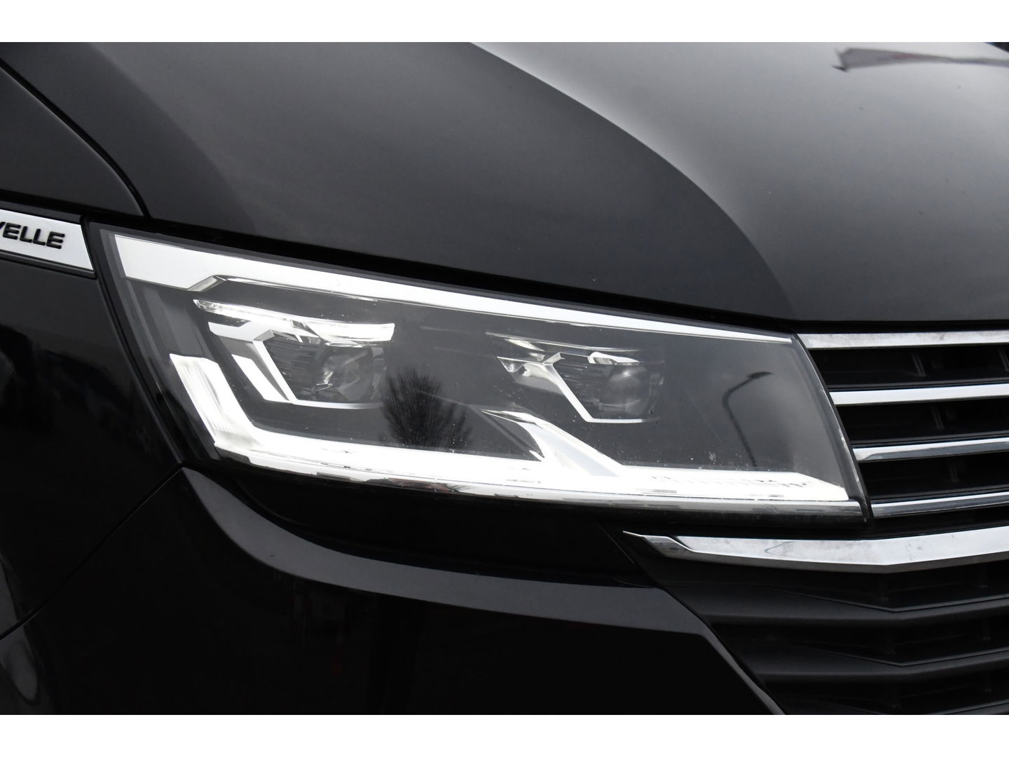 Volkswagen Transporter 2.0 TDI L2H1 30 DC Caravelle Virtual, Camera, Carplay, Leder, LED, 2 x Electrische deur, Clima, Trekhaak, 150pk, Automaat, Uniek! Bulli, Highline!