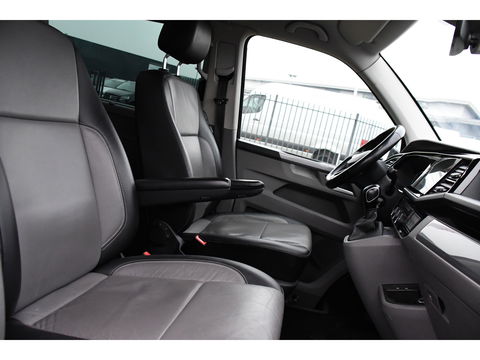 Volkswagen Transporter 2.0 TDI L2H1 30 DC Caravelle Virtual, Camera, Carplay, Leder, LED, 2 x Electrische deur, Clima, Trekhaak, 150pk, Automaat, Uniek! Bulli, Highline!