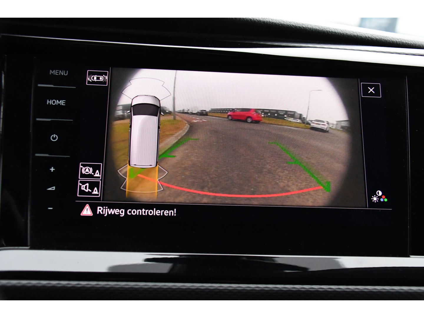 Volkswagen Transporter 2.0 TDI L2H1 30 DC Caravelle Virtual, Camera, Carplay, Leder, LED, 2 x Electrische deur, Clima, Trekhaak, 150pk, Automaat, Uniek! Bulli, Highline!