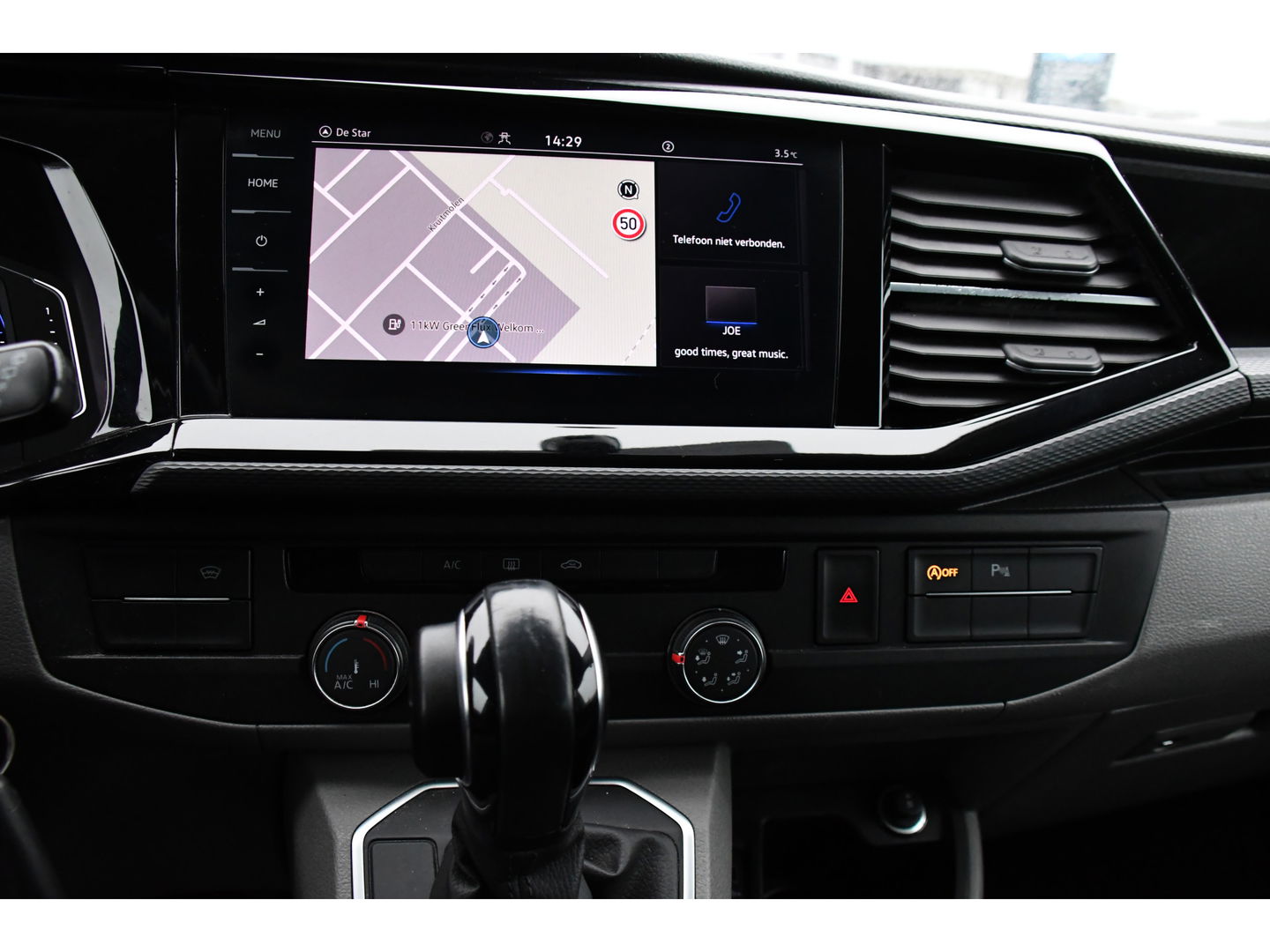 Volkswagen Transporter 2.0 TDI L2H1 30 DC Bulli Virtual, Adaptieve Cruise, Camera, Carplay, 150pk, LED, Automaat, Sensoren, trekhaak, Uniek!