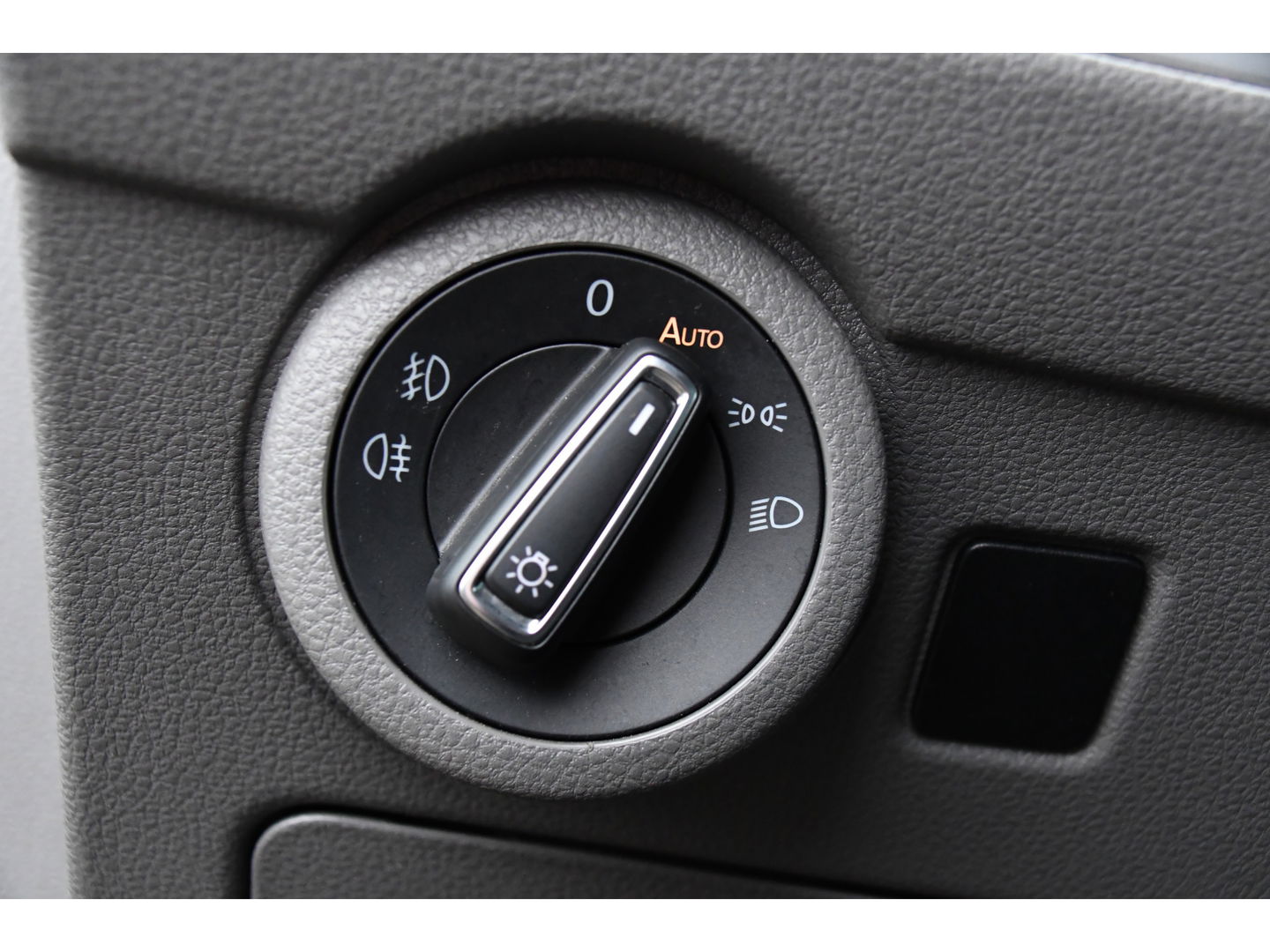 Volkswagen Transporter 2.0 TDI L2H1 30 DC Bulli Virtual, Adaptieve Cruise, Camera, Carplay, 150pk, LED, Automaat, Sensoren, trekhaak, Uniek!