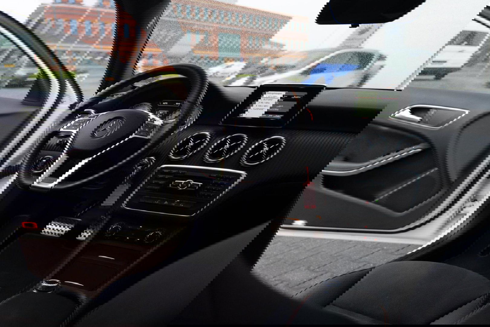 Mercedes-Benz A-Klasse 180 AMG|Org NL NAP|2e Eig|7G Automaat|Panoramadak|Xenon|Leder|Navi|Keurig Onderhouden