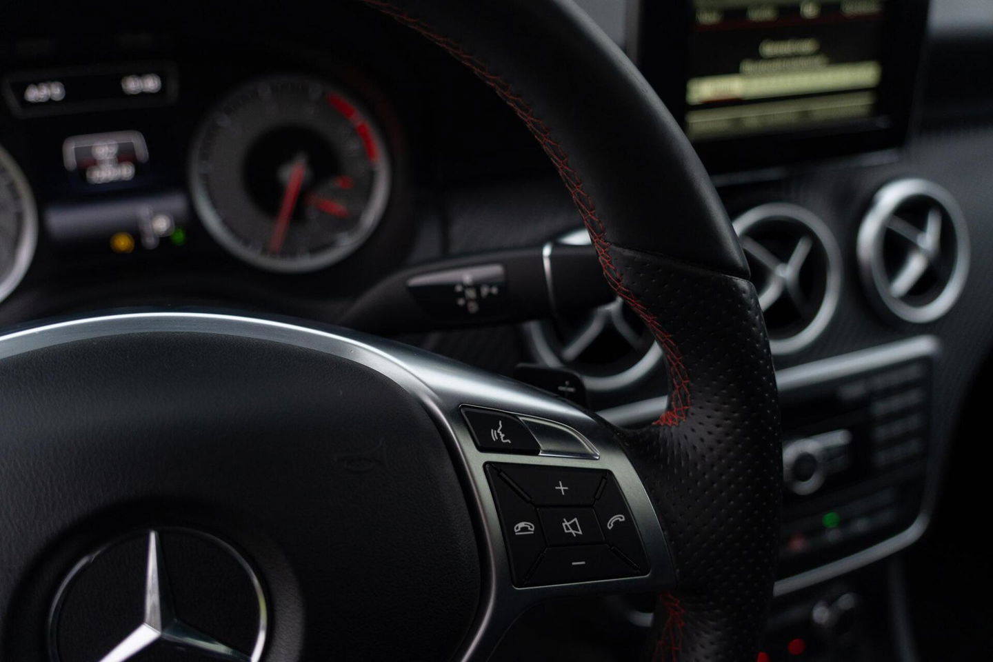 Mercedes-Benz A-Klasse 180 AMG|Org NL NAP|2e Eig|7G Automaat|Panoramadak|Xenon|Leder|Navi|Keurig Onderhouden