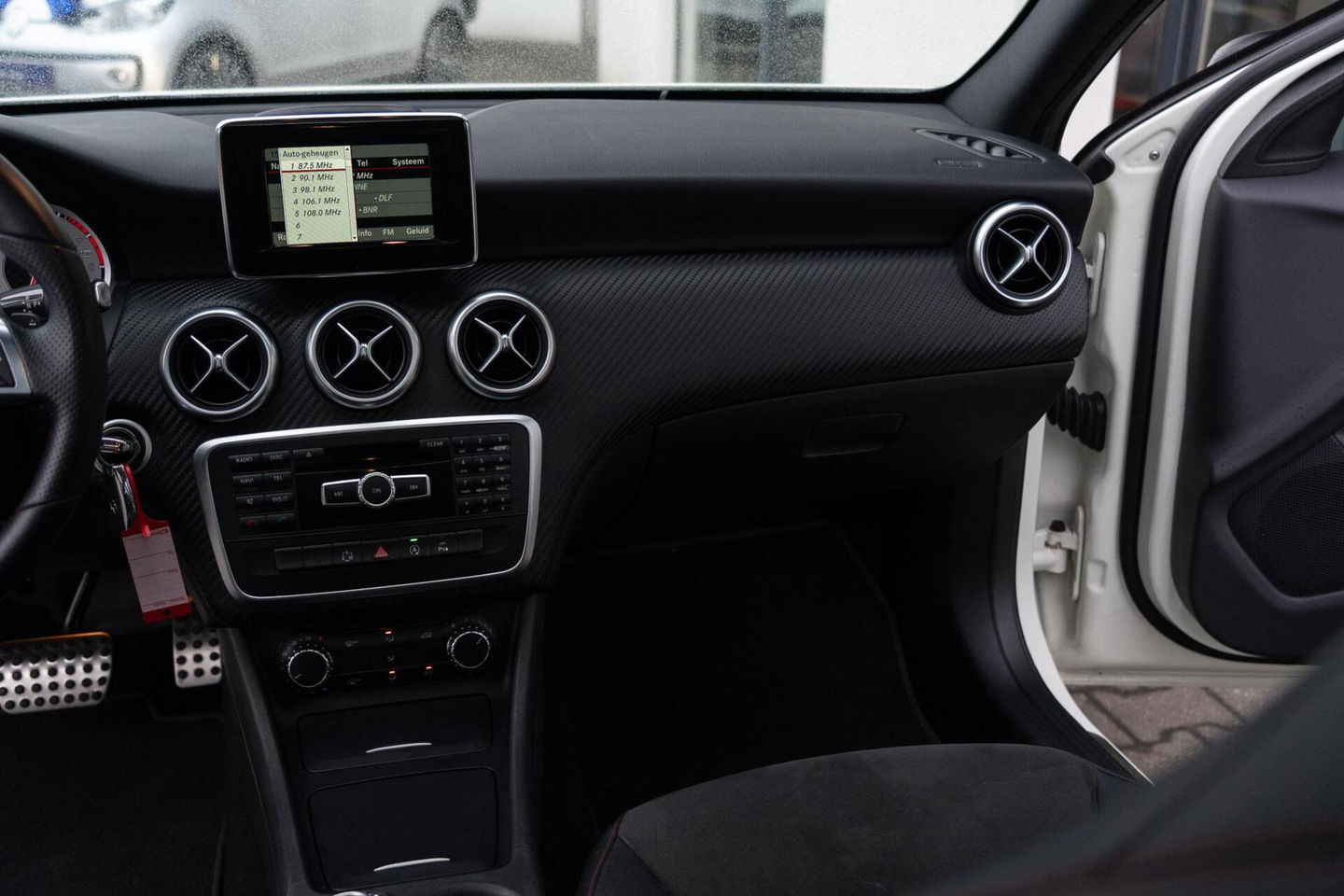 Mercedes-Benz A-Klasse 180 AMG|Org NL NAP|2e Eig|7G Automaat|Panoramadak|Xenon|Leder|Navi|Keurig Onderhouden