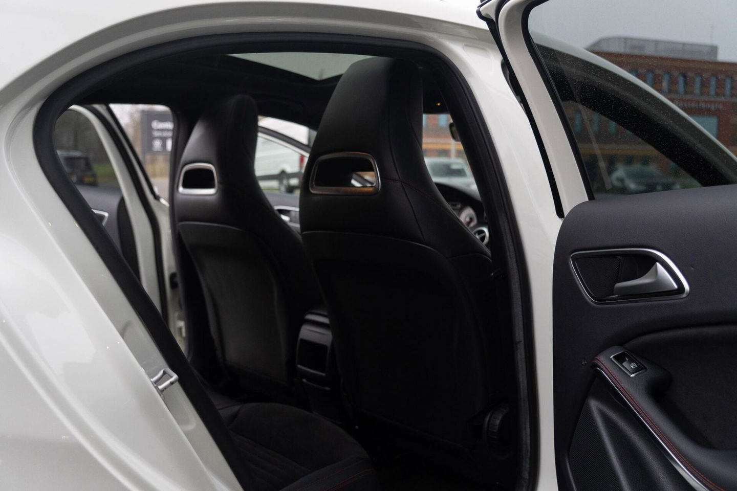 Mercedes-Benz A-Klasse 180 AMG|Org NL NAP|2e Eig|7G Automaat|Panoramadak|Xenon|Leder|Navi|Keurig Onderhouden