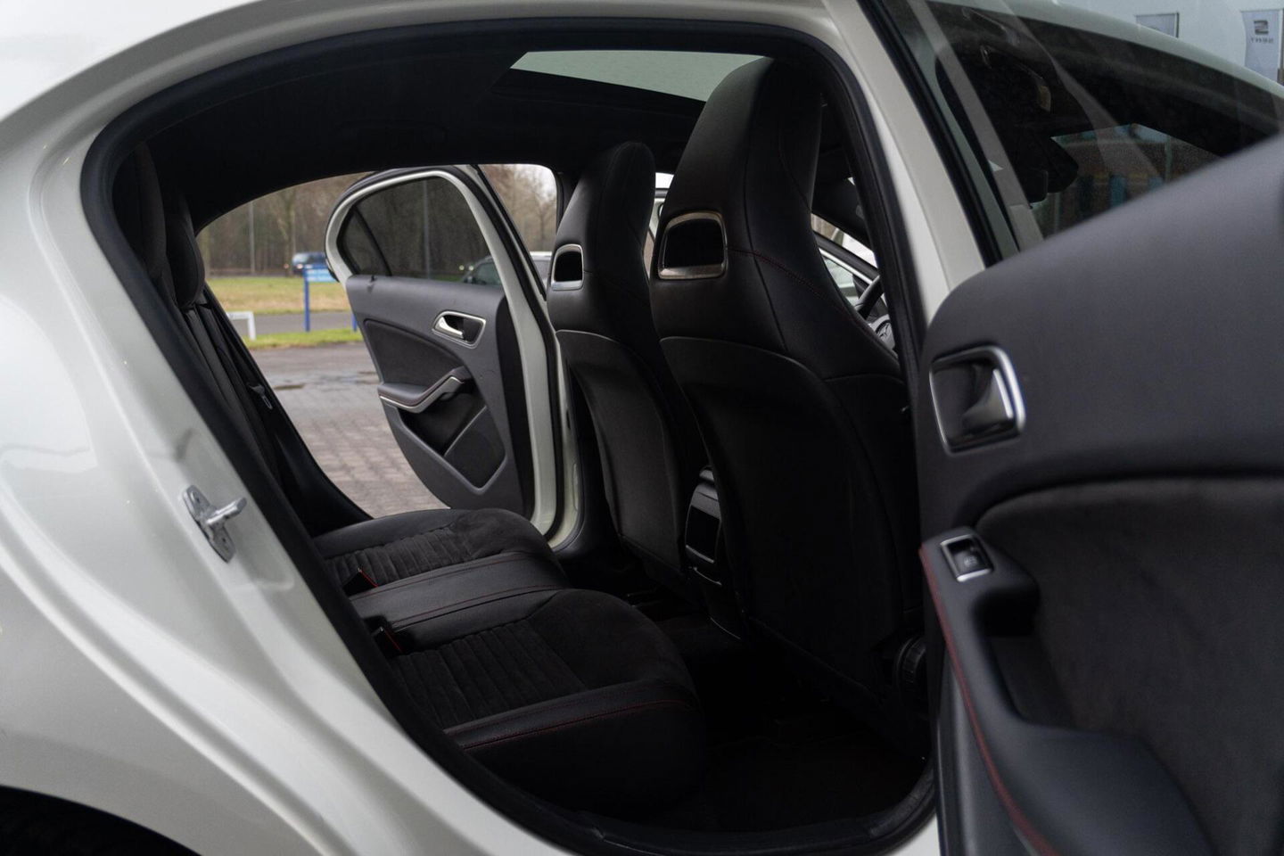 Mercedes-Benz A-Klasse 180 AMG|Org NL NAP|2e Eig|7G Automaat|Panoramadak|Xenon|Leder|Navi|Keurig Onderhouden