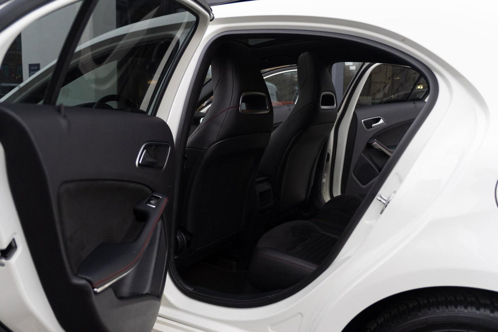 Mercedes-Benz A-Klasse 180 AMG|Org NL NAP|2e Eig|7G Automaat|Panoramadak|Xenon|Leder|Navi|Keurig Onderhouden