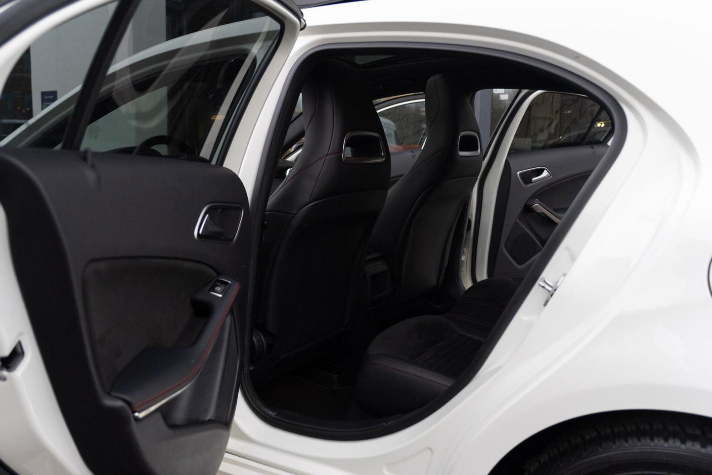 Mercedes-Benz A-Klasse 180 AMG|Org NL NAP|2e Eig|7G Automaat|Panoramadak|Xenon|Leder|Navi|Keurig Onderhouden