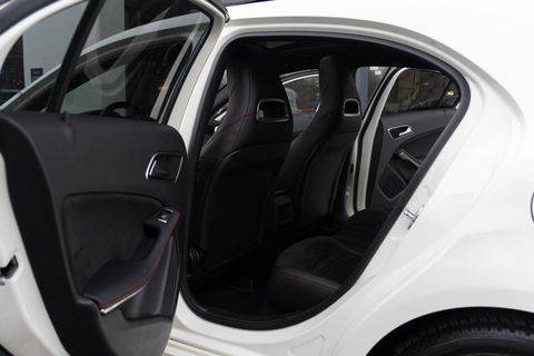 Mercedes-Benz A-Klasse 180 AMG|Org NL NAP|2e Eig|7G Automaat|Panoramadak|Xenon|Leder|Navi|Keurig Onderhouden