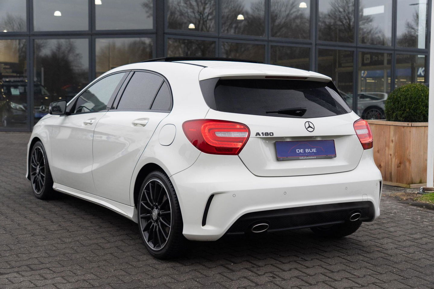 Mercedes-Benz A-Klasse 180 AMG|Org NL NAP|2e Eig|7G Automaat|Panoramadak|Xenon|Leder|Navi|Keurig Onderhouden