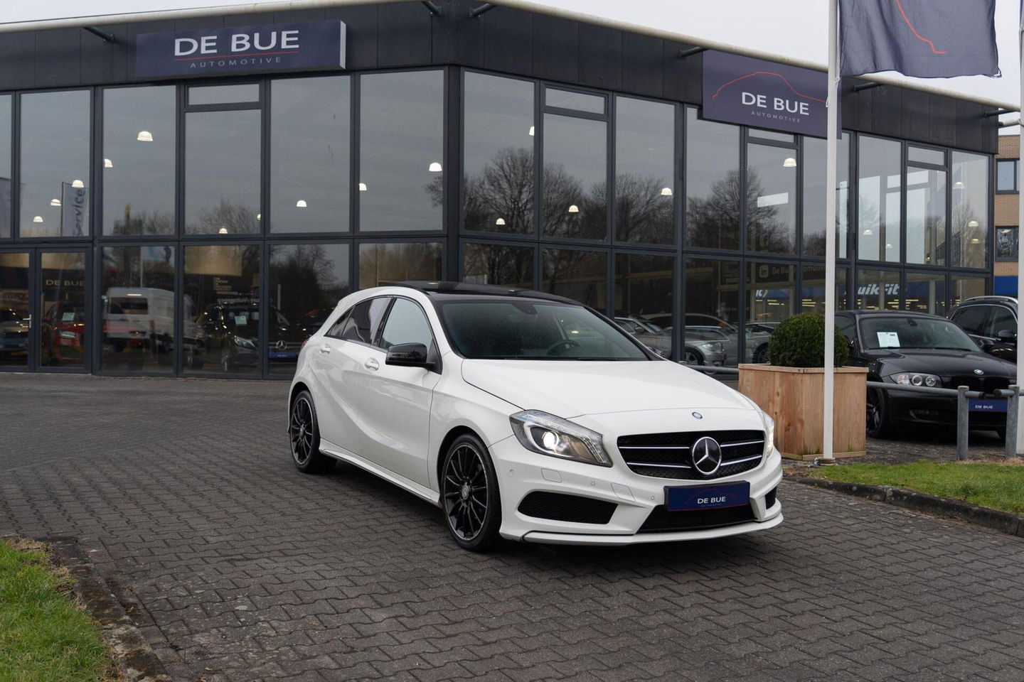 Mercedes-Benz A-Klasse 180 AMG|Org NL NAP|2e Eig|7G Automaat|Panoramadak|Xenon|Leder|Navi|Keurig Onderhouden