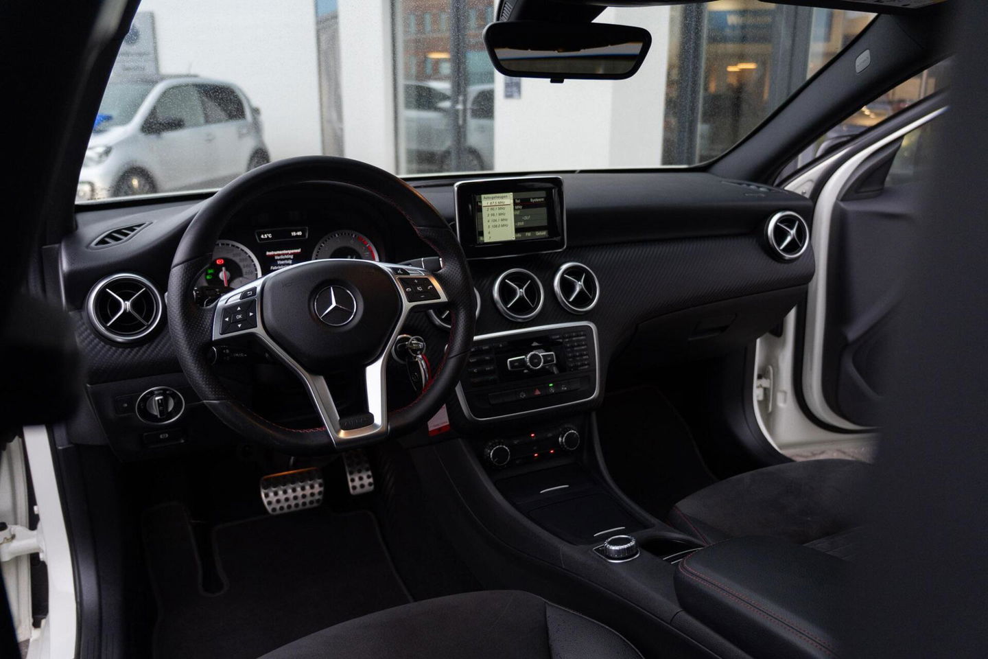 Mercedes-Benz A-Klasse 180 AMG|Org NL NAP|2e Eig|7G Automaat|Panoramadak|Xenon|Leder|Navi|Keurig Onderhouden