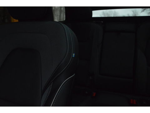 Volvo XC60 T6 Hybride AWD Black Edition | Luchtvering | Bowers & Wilkins | 360° Camera | Head-Up Display | Panoramadak |