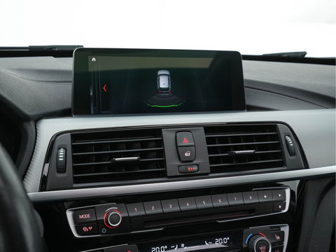 BMW 3 Serie Touring 320d EDE Executive Aut. *PANO | LEATHER | FULL-LED | DIGI-COCKPIT | HEATED-SPORTSEATS | NAVI-FULLMAP | PRIVACY-GLASS | ECC | KEYLESS | LANE-ASSIST | PDC | CRUISE | TOWBAR | 18''ALU*