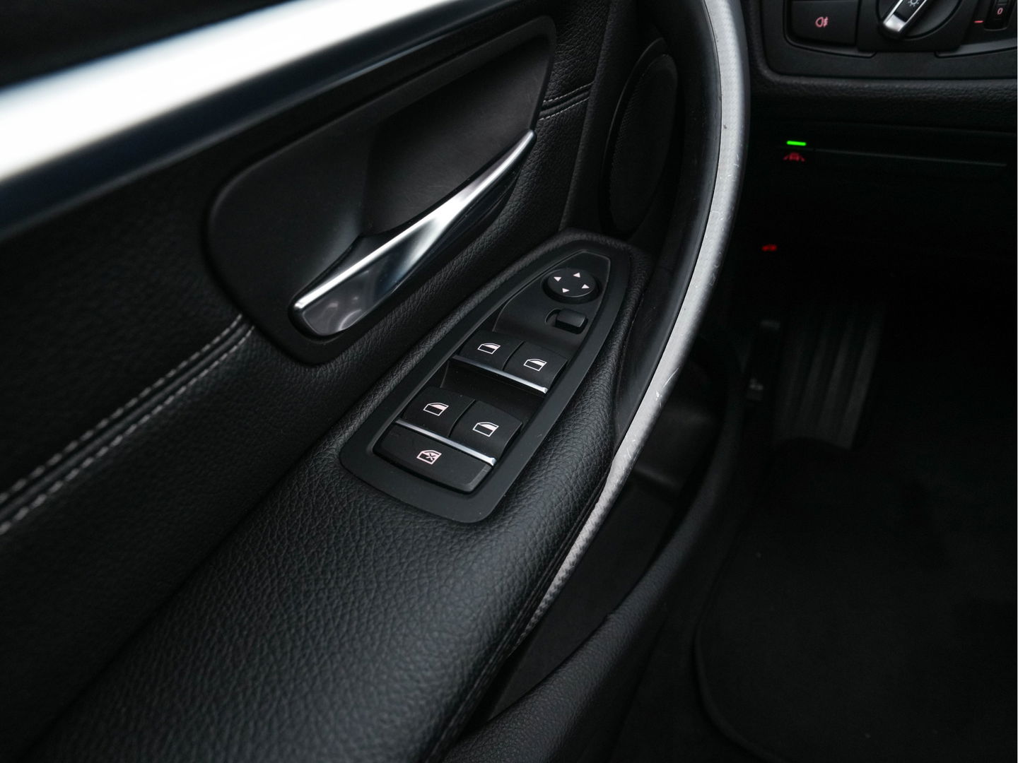 BMW 3 Serie Touring 320d EDE Executive Aut. *PANO | LEATHER | FULL-LED | DIGI-COCKPIT | HEATED-SPORTSEATS | NAVI-FULLMAP | PRIVACY-GLASS | ECC | KEYLESS | LANE-ASSIST | PDC | CRUISE | TOWBAR | 18''ALU*