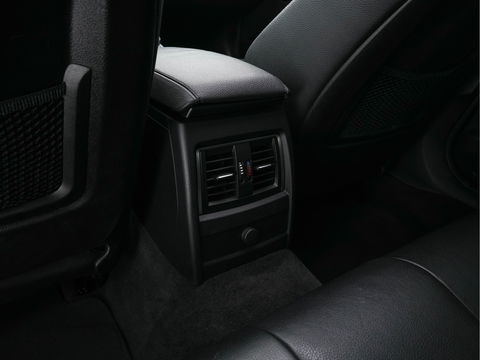 BMW 3 Serie Touring 320d EDE Executive Aut. *PANO | LEATHER | FULL-LED | DIGI-COCKPIT | HEATED-SPORTSEATS | NAVI-FULLMAP | PRIVACY-GLASS | ECC | KEYLESS | LANE-ASSIST | PDC | CRUISE | TOWBAR | 18''ALU*