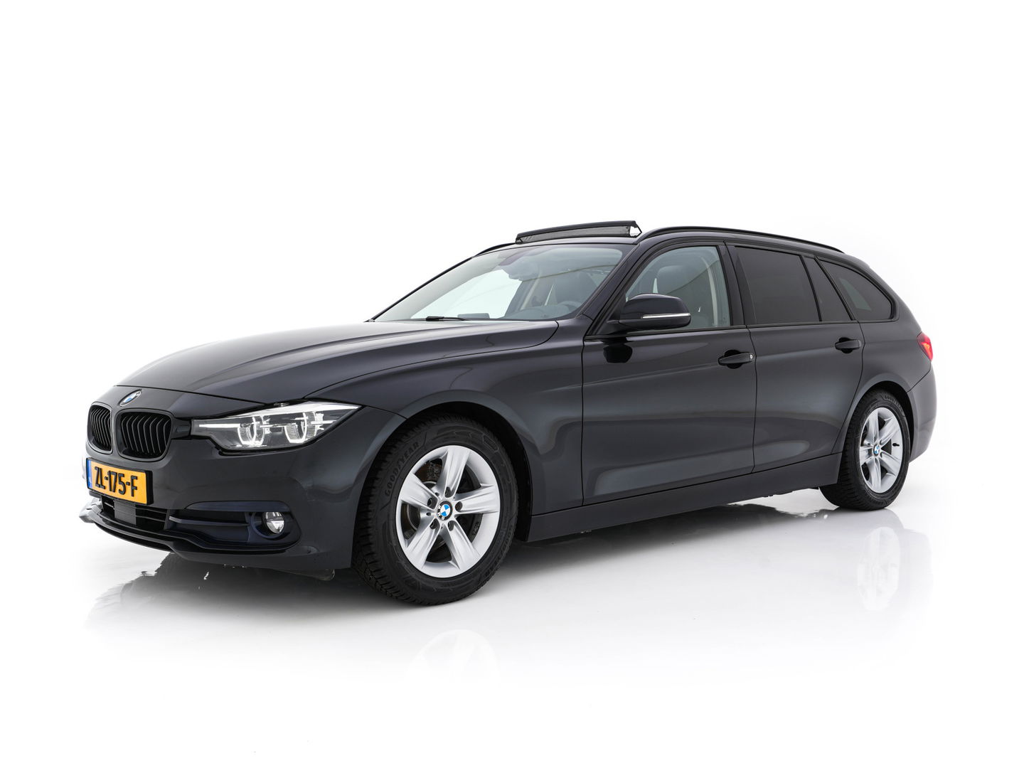 BMW 3 Serie Touring 320d EDE Executive Aut. *PANO | LEATHER | FULL-LED | DIGI-COCKPIT | HEATED-SPORTSEATS | NAVI-FULLMAP | PRIVACY-GLASS | ECC | KEYLESS | LANE-ASSIST | PDC | CRUISE | TOWBAR | 18''ALU*