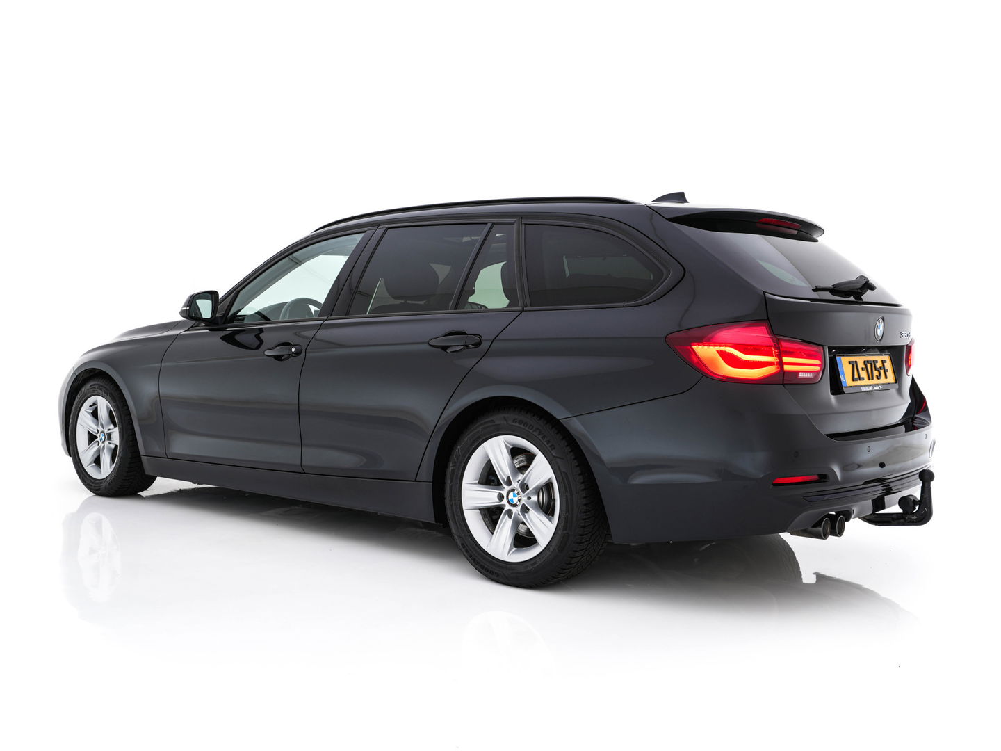 BMW 3 Serie Touring 320d EDE Executive Aut. *PANO | LEATHER | FULL-LED | DIGI-COCKPIT | HEATED-SPORTSEATS | NAVI-FULLMAP | PRIVACY-GLASS | ECC | KEYLESS | LANE-ASSIST | PDC | CRUISE | TOWBAR | 18''ALU*
