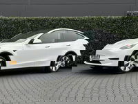 Tesla Model Y - RWD 58 kWh, NL AUTO, NAP LOGISCH, AUTOPILOT, PANORAMADAK, LEDER/ALCANTARA, CRUISE, STOEL/STUUR/ACHTERBANK VERWARMING, CLIMATE CONTROL, ELEKTRISCHE STOELEN, LICHTMETAAL 19"