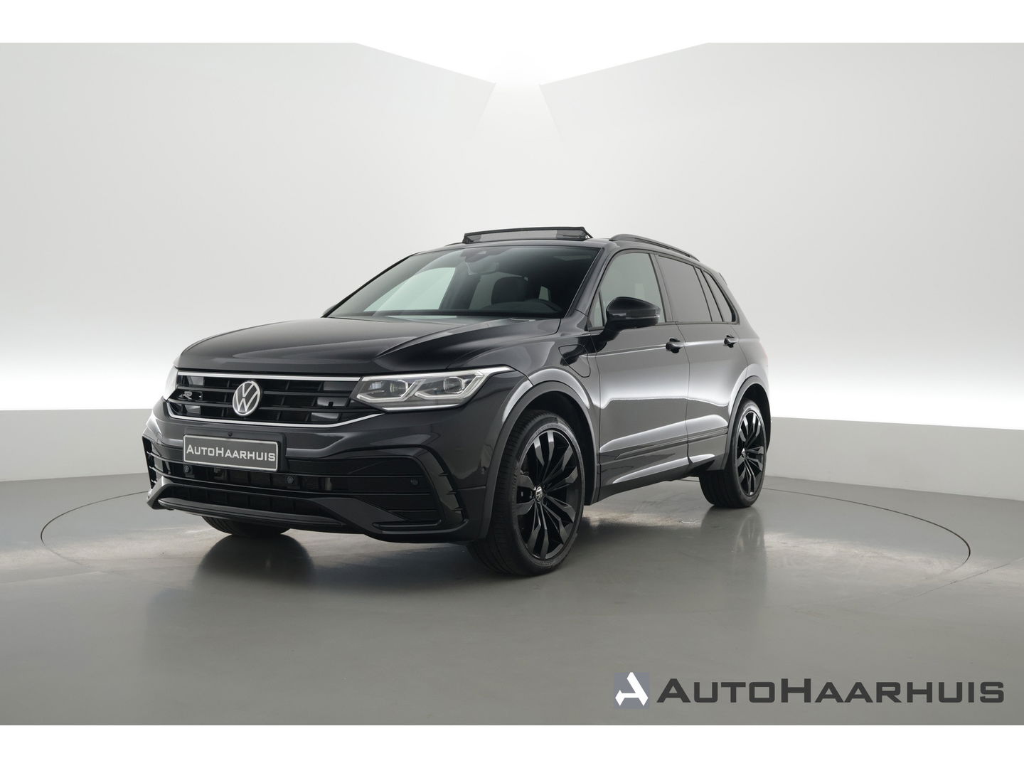 Volkswagen Tiguan 1.4 TSI eHybrid R-Line Black Style | Pano | HUD | 360cam | Elek. Trekhaak | 4x Stoelverw. | Keyless | 20'' | Adapt. Cruise