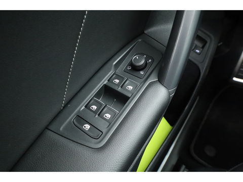 Volkswagen Tiguan 1.4 TSI eHybrid R-Line Black Style | Pano | HUD | 360cam | Elek. Trekhaak | 4x Stoelverw. | Keyless | 20'' | Adapt. Cruise