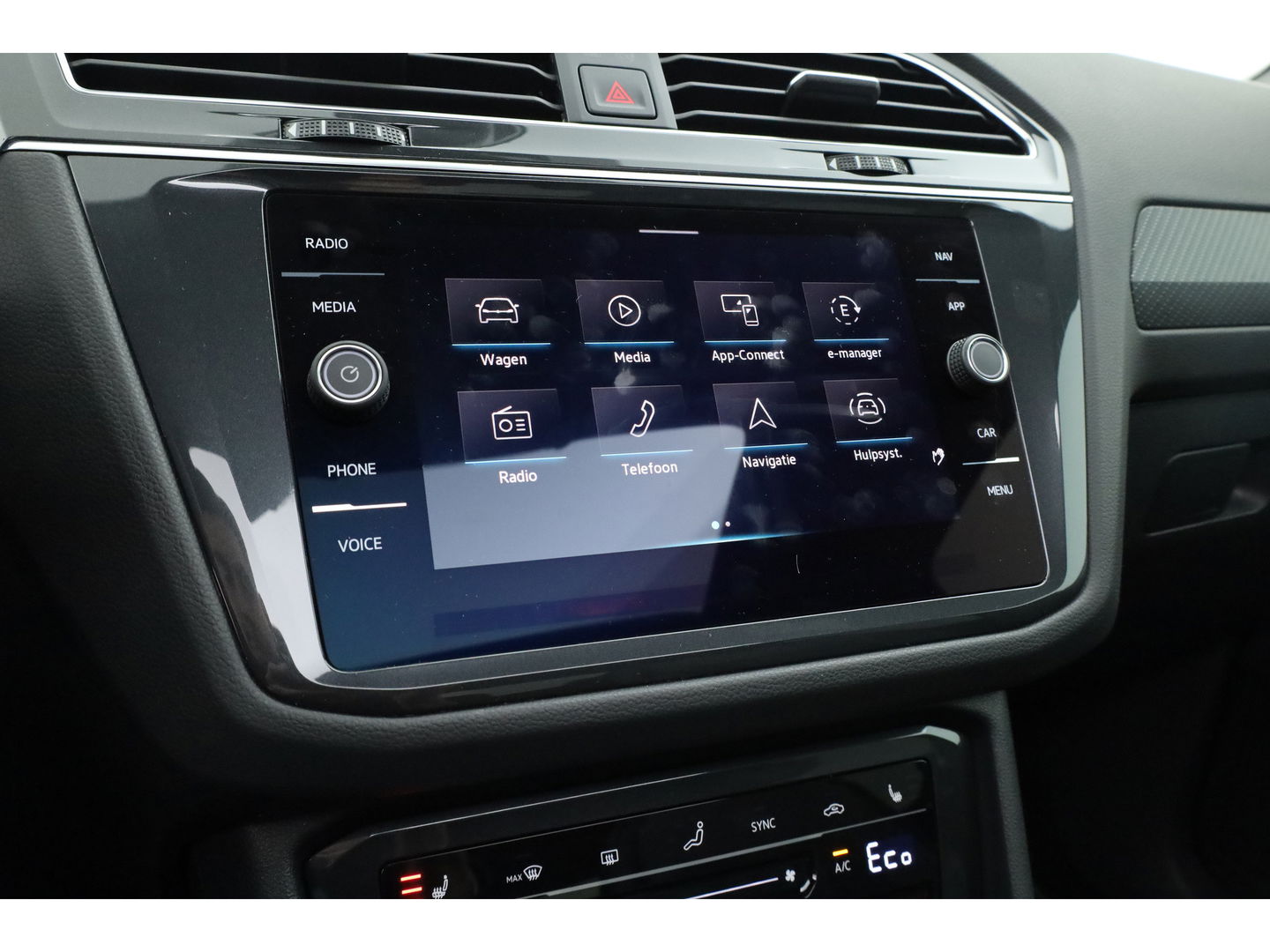 Volkswagen Tiguan 1.4 TSI eHybrid R-Line Black Style | Pano | HUD | 360cam | Elek. Trekhaak | 4x Stoelverw. | Keyless | 20'' | Adapt. Cruise