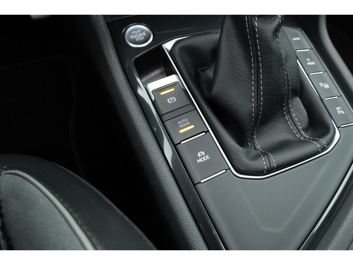 Volkswagen Tiguan 1.4 TSI eHybrid R-Line Black Style | Pano | HUD | 360cam | Elek. Trekhaak | 4x Stoelverw. | Keyless | 20'' | Adapt. Cruise