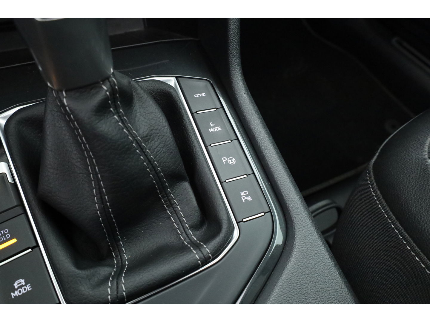 Volkswagen Tiguan 1.4 TSI eHybrid R-Line Black Style | Pano | HUD | 360cam | Elek. Trekhaak | 4x Stoelverw. | Keyless | 20'' | Adapt. Cruise