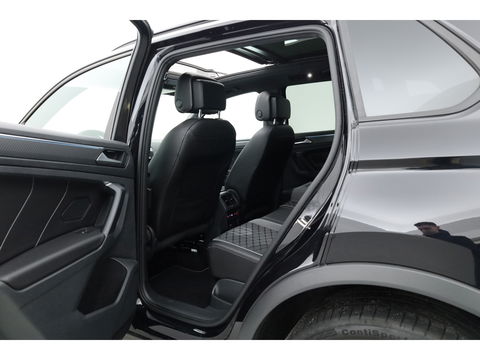 Volkswagen Tiguan 1.4 TSI eHybrid R-Line Black Style | Pano | HUD | 360cam | Elek. Trekhaak | 4x Stoelverw. | Keyless | 20'' | Adapt. Cruise