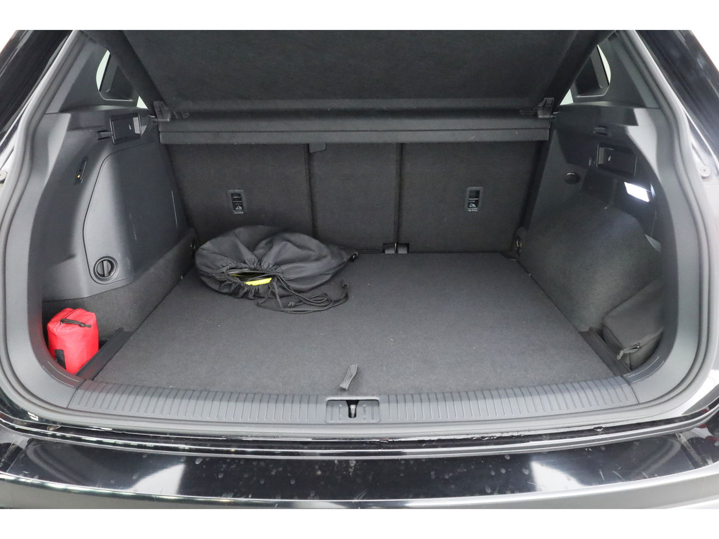 Volkswagen Tiguan 1.4 TSI eHybrid R-Line Black Style | Pano | HUD | 360cam | Elek. Trekhaak | 4x Stoelverw. | Keyless | 20'' | Adapt. Cruise