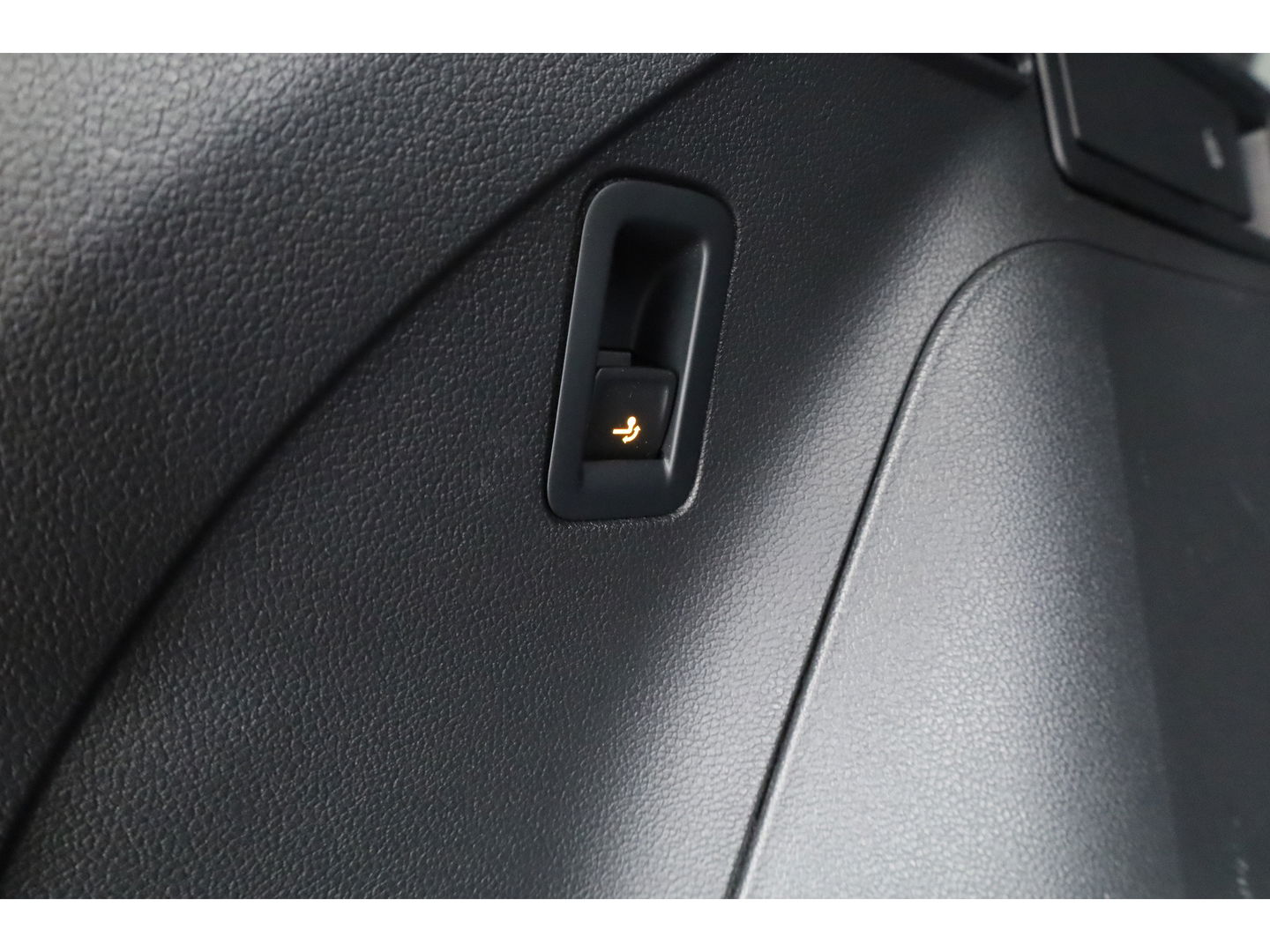 Volkswagen Tiguan 1.4 TSI eHybrid R-Line Black Style | Pano | HUD | 360cam | Elek. Trekhaak | 4x Stoelverw. | Keyless | 20'' | Adapt. Cruise