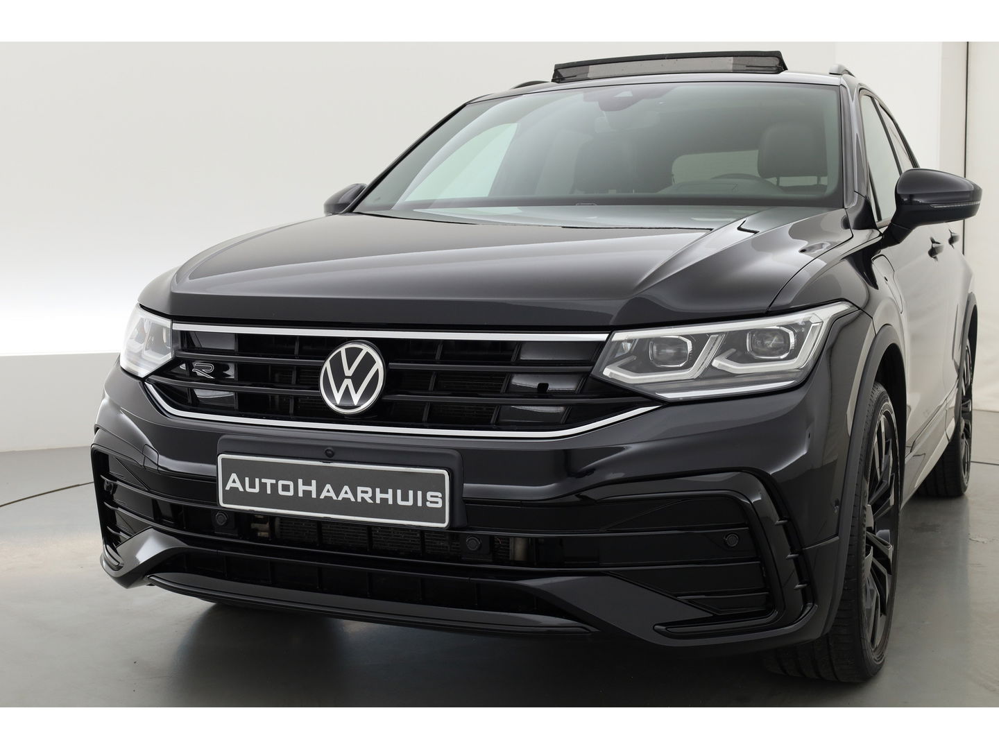 Volkswagen Tiguan 1.4 TSI eHybrid R-Line Black Style | Pano | HUD | 360cam | Elek. Trekhaak | 4x Stoelverw. | Keyless | 20'' | Adapt. Cruise