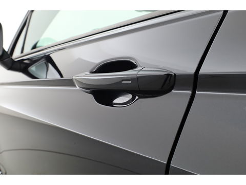 Volkswagen Tiguan 1.4 TSI eHybrid R-Line Black Style | Pano | HUD | 360cam | Elek. Trekhaak | 4x Stoelverw. | Keyless | 20'' | Adapt. Cruise
