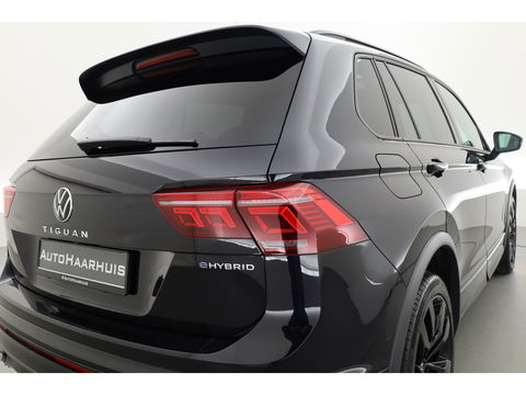 Volkswagen Tiguan 1.4 TSI eHybrid R-Line Black Style | Pano | HUD | 360cam | Elek. Trekhaak | 4x Stoelverw. | Keyless | 20'' | Adapt. Cruise
