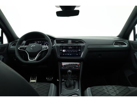 Volkswagen Tiguan 1.4 TSI eHybrid R-Line Black Style | Pano | HUD | 360cam | Elek. Trekhaak | 4x Stoelverw. | Keyless | 20'' | Adapt. Cruise