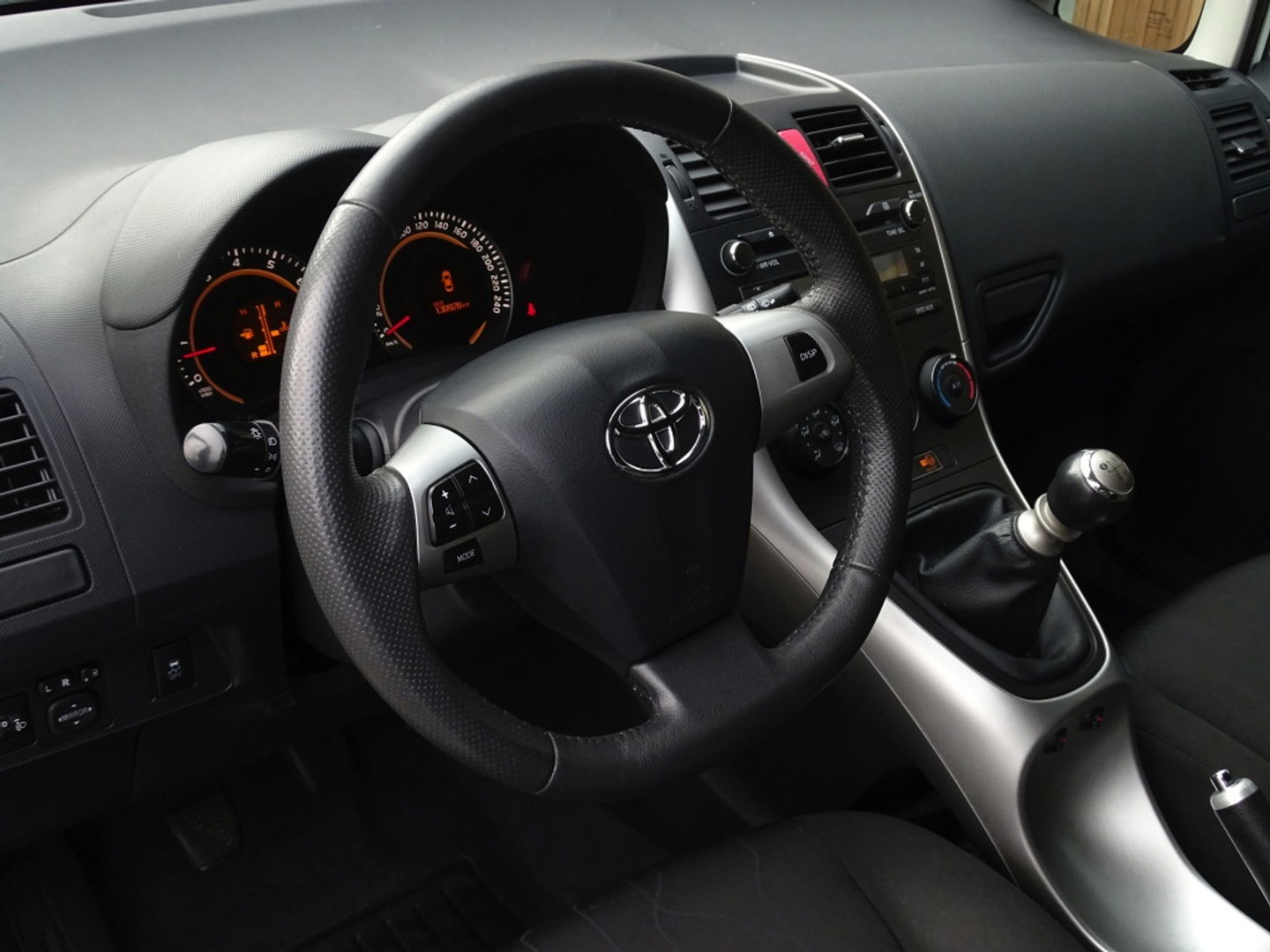 Toyota Auris 1.6 132pk / luxe pakket