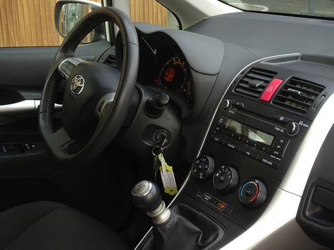 Toyota Auris 1.6 132pk / luxe pakket