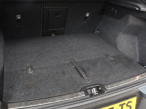 Volvo C40 Recharge Twin Intro Edition 78 kWh | SOH 89% | Panoramadak | 360 Camera | Stoelverwarming | Harman/Kardon | Warmtepomp | Adaptive cruise | Matrix LED | Carplay | Memory | Stuurverwarming