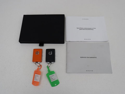 Volvo C40 Recharge Twin Intro Edition 78 kWh | SOH 89% | Panoramadak | 360 Camera | Stoelverwarming | Harman/Kardon | Warmtepomp | Adaptive cruise | Matrix LED | Carplay | Memory | Stuurverwarming