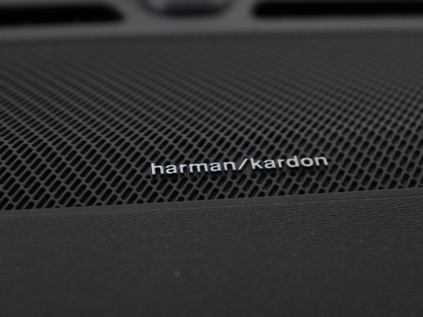 Volvo C40 Recharge Twin Intro Edition 78 kWh | SOH 89% | Panoramadak | 360 Camera | Stoelverwarming | Harman/Kardon | Warmtepomp | Adaptive cruise | Matrix LED | Carplay | Memory | Stuurverwarming