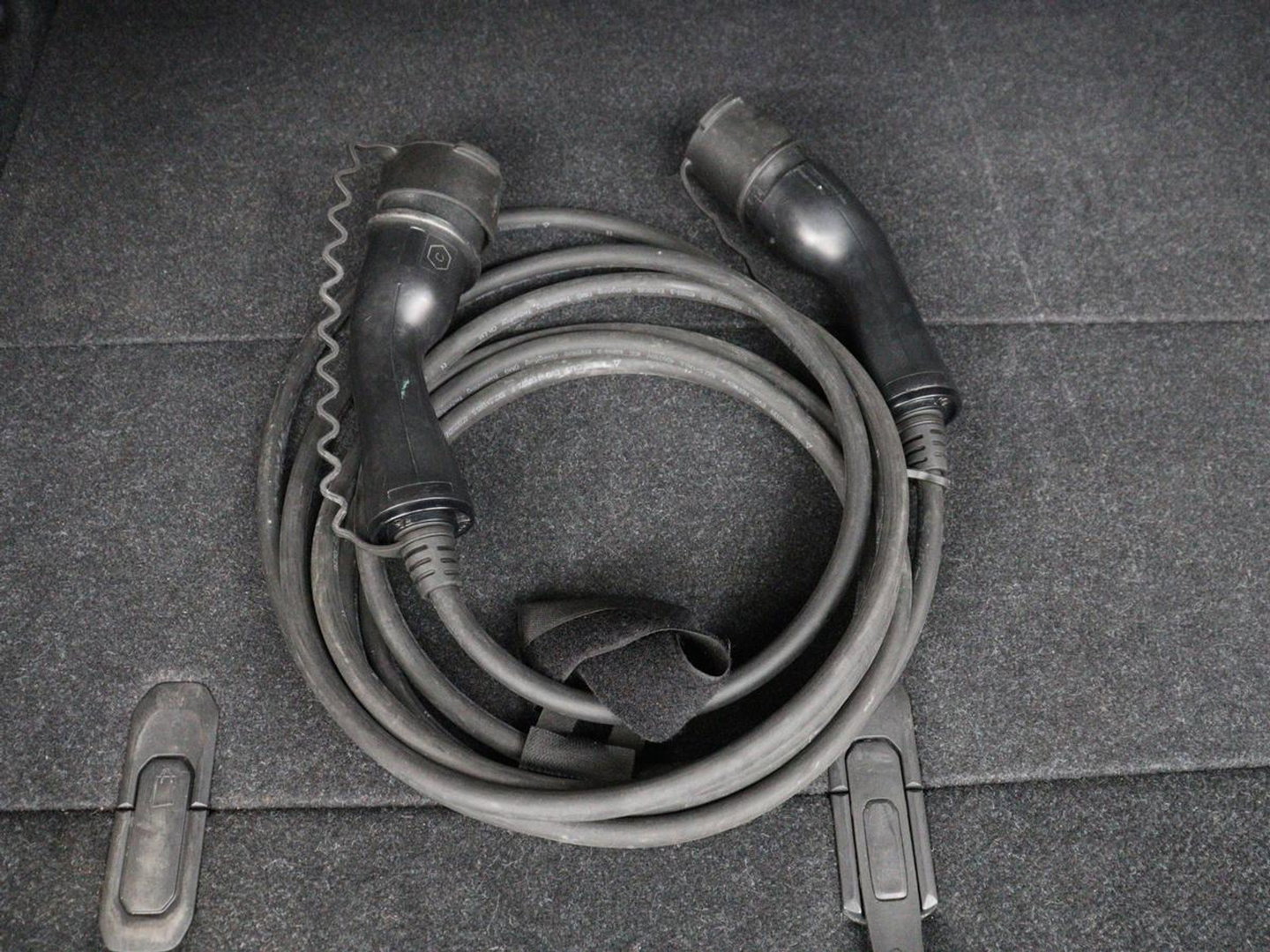 Volvo C40 Recharge Twin Intro Edition 78 kWh | SOH 89% | Panoramadak | 360 Camera | Stoelverwarming | Harman/Kardon | Warmtepomp | Adaptive cruise | Matrix LED | Carplay | Memory | Stuurverwarming