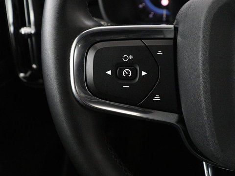 Volvo C40 Recharge Twin Intro Edition 78 kWh | SOH 89% | Panoramadak | 360 Camera | Stoelverwarming | Harman/Kardon | Warmtepomp | Adaptive cruise | Matrix LED | Carplay | Memory | Stuurverwarming