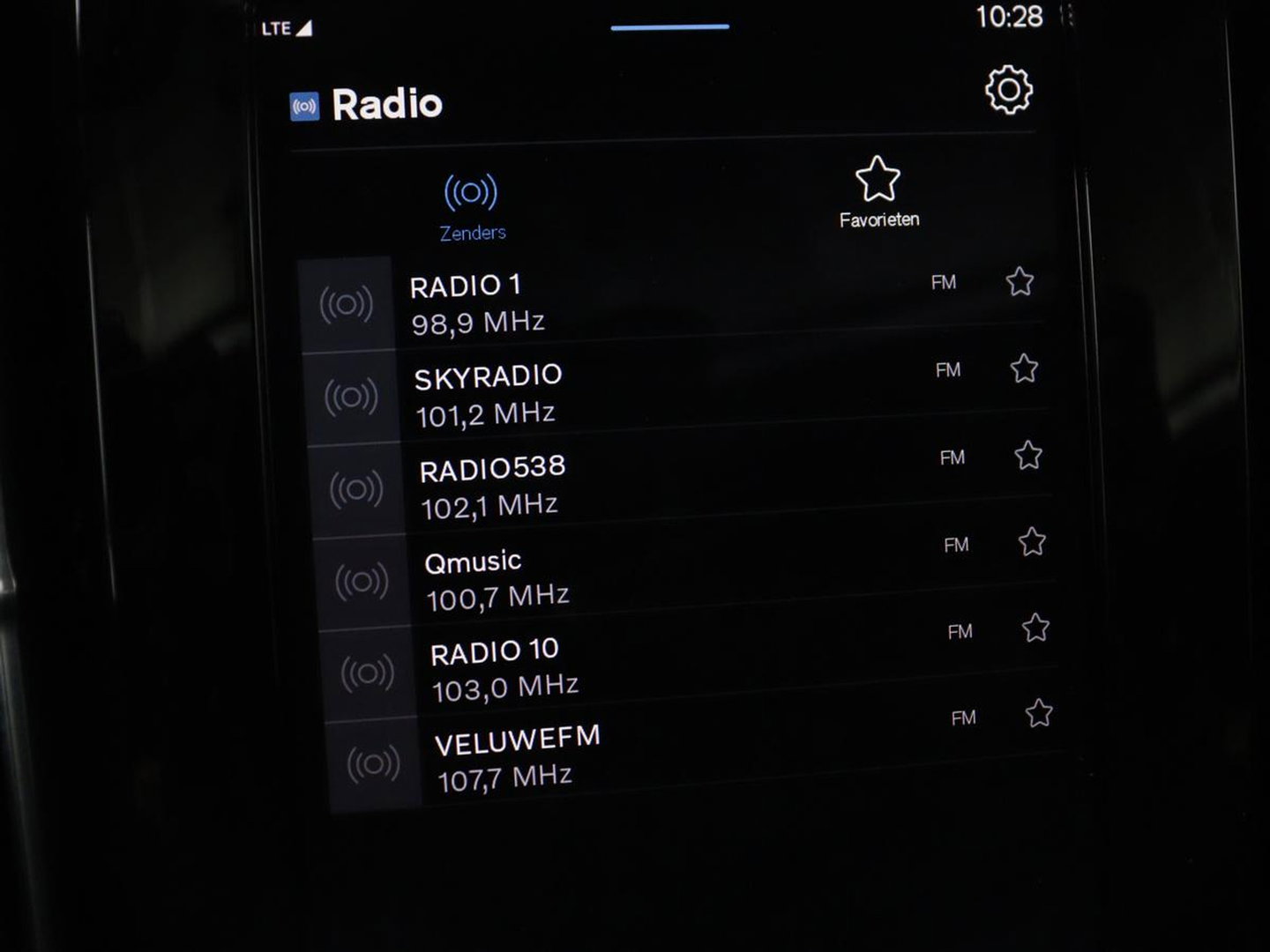 Volvo C40 Recharge Twin Intro Edition 78 kWh | SOH 89% | Panoramadak | 360 Camera | Stoelverwarming | Harman/Kardon | Warmtepomp | Adaptive cruise | Matrix LED | Carplay | Memory | Stuurverwarming