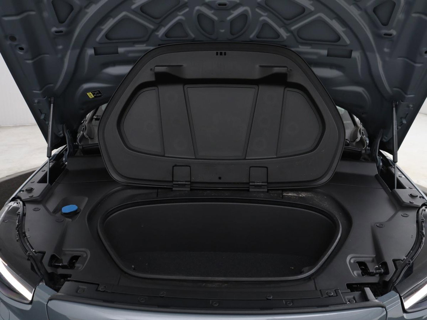 Volvo C40 Recharge Twin Intro Edition 78 kWh | SOH 89% | Panoramadak | 360 Camera | Stoelverwarming | Harman/Kardon | Warmtepomp | Adaptive cruise | Matrix LED | Carplay | Memory | Stuurverwarming