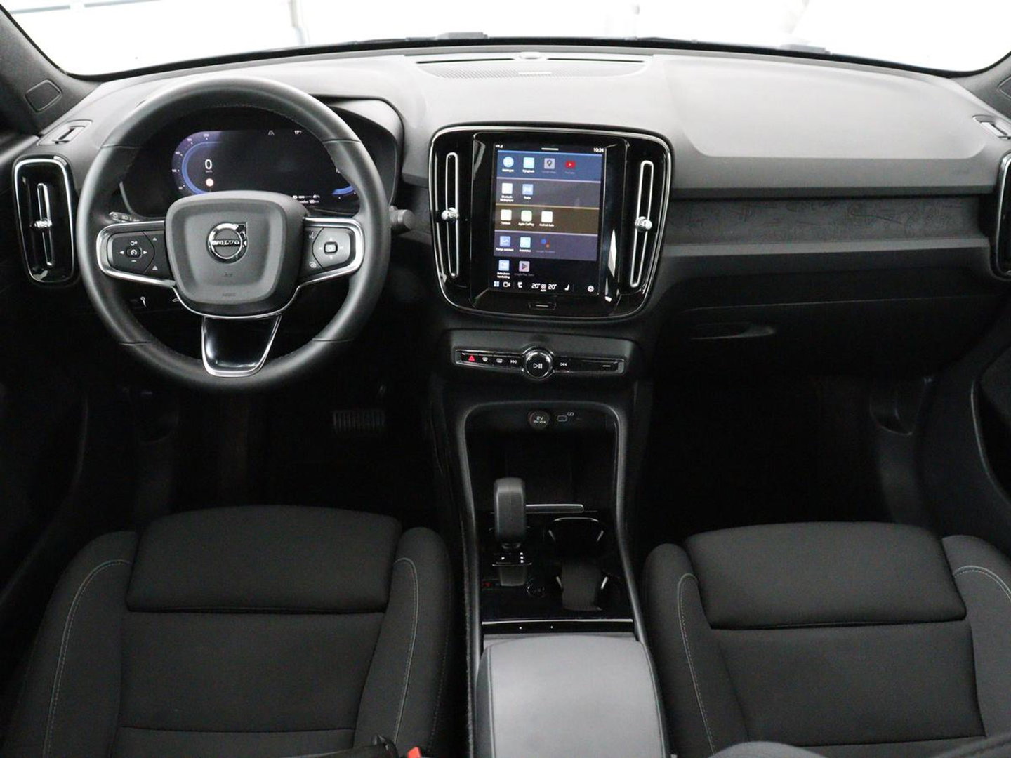 Volvo C40 Recharge Twin Intro Edition 78 kWh | SOH 89% | Panoramadak | 360 Camera | Stoelverwarming | Harman/Kardon | Warmtepomp | Adaptive cruise | Matrix LED | Carplay | Memory | Stuurverwarming