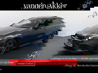 Mercedes-Benz A-Klasse - 250e AMG // Panoramadak // Memory // Trekhaak // Keyless // Carplay // Sfeerverlichting // MultiBeam LED // Night Pakket // Augmented Reality