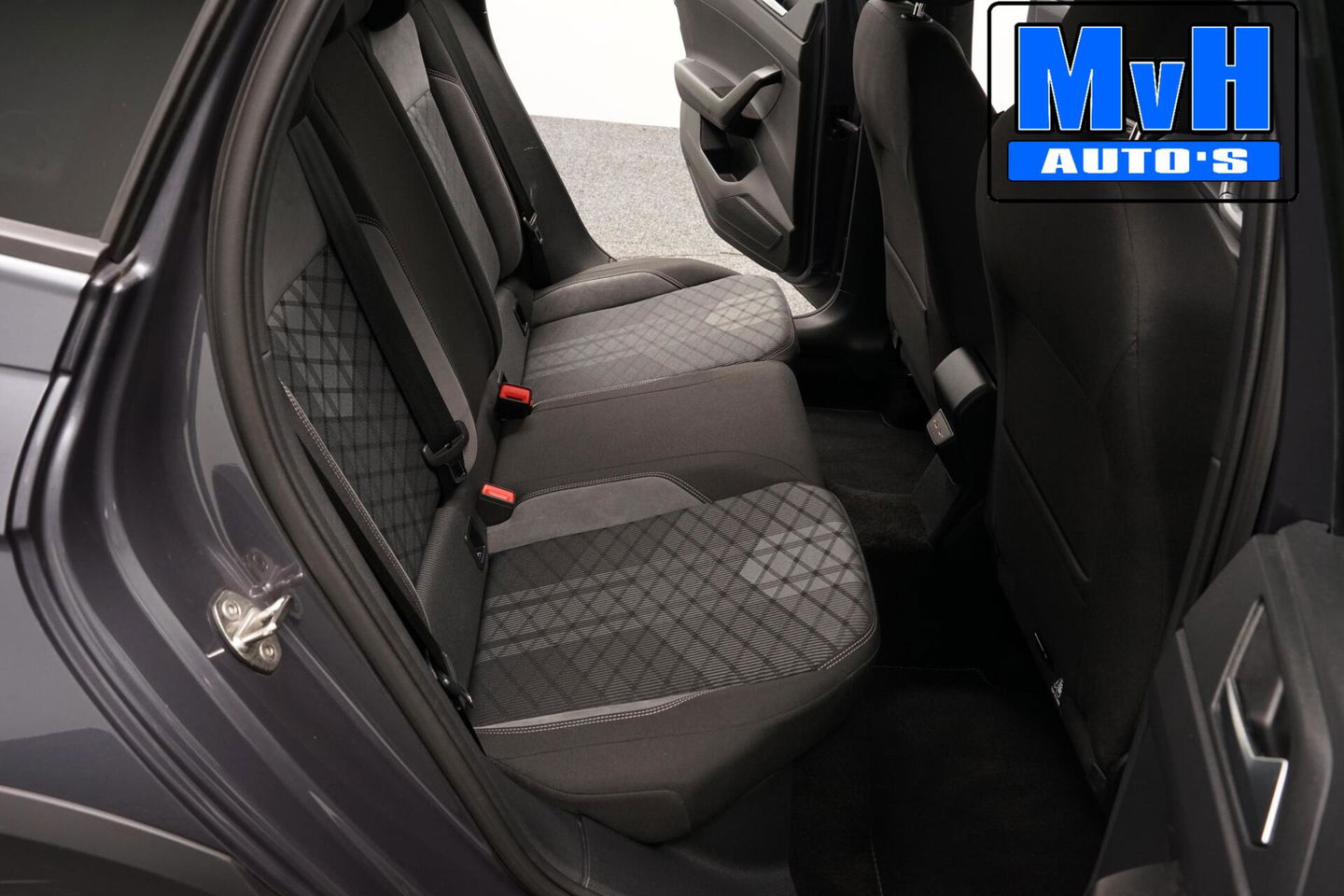 Volkswagen Taigo 1.0 TSI R-Line|IQ-LIGHT|STOELVERW|CAMERA|NAP