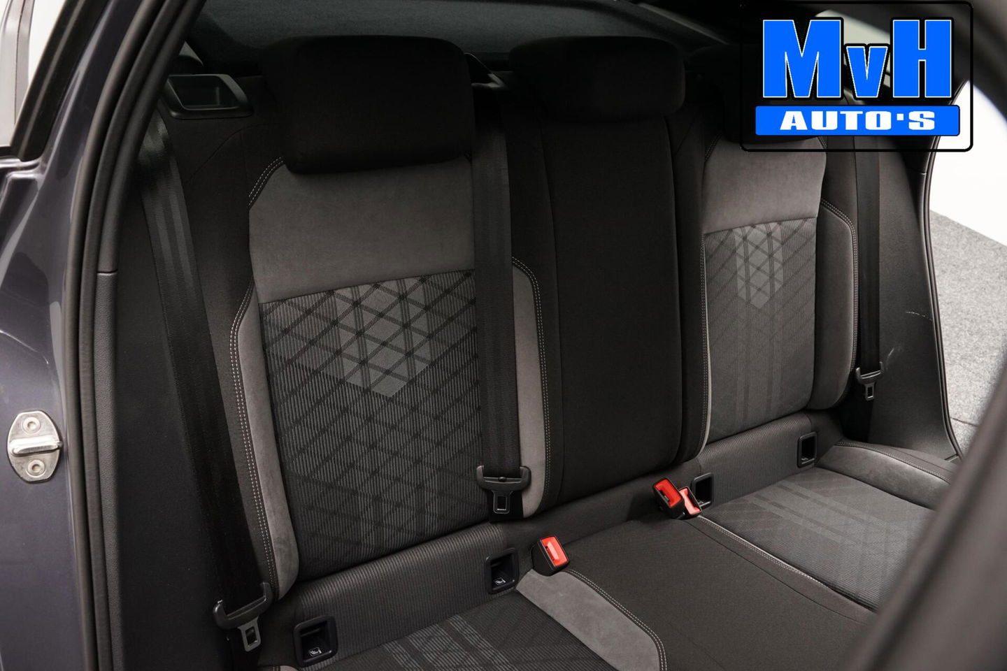 Volkswagen Taigo 1.0 TSI R-Line|IQ-LIGHT|STOELVERW|CAMERA|NAP