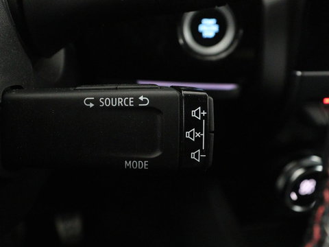 Renault Arkana 1.6 E-Tech Hybrid 145 R.S. Line | Leder/Alcantara | Stoelverwarming | Adaptive cruise | Camera | Carplay | Keyless | Park Assist | Full LED | Navigatie