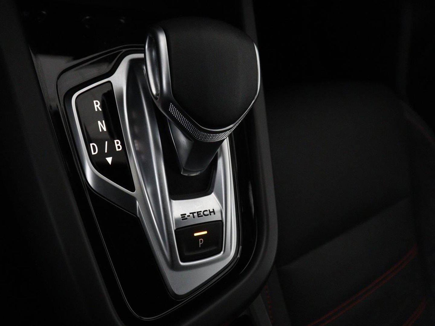 Renault Arkana 1.6 E-Tech Hybrid 145 R.S. Line | Leder/Alcantara | Stoelverwarming | Adaptive cruise | Camera | Carplay | Keyless | Park Assist | Full LED | Navigatie